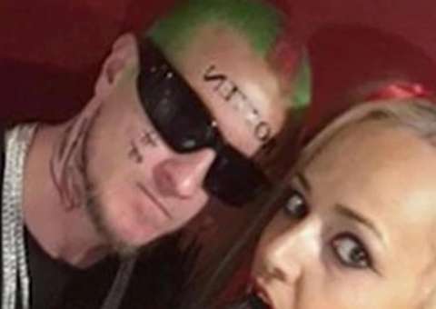 Casal é baleado em casa de swing por usar arma de brinquedo durante o sexo