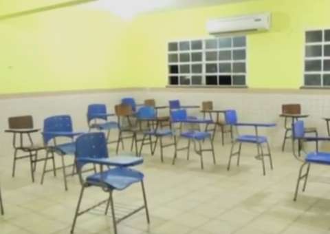 No Amazonas, dois homens armados invadem escola e assaltam alunos