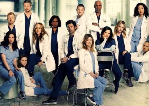 Jovem salva pai de infarto com técnica vista em série 