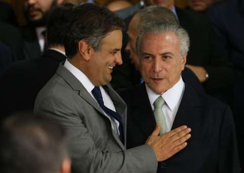 Após condenação de Lula, brasileiros pedem prisão de Aécio e Temer