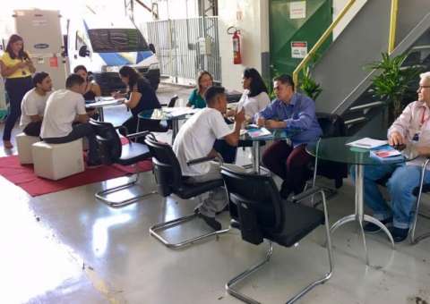 Van leva atendimento gratuito a colaboradores do Distrito em Manaus