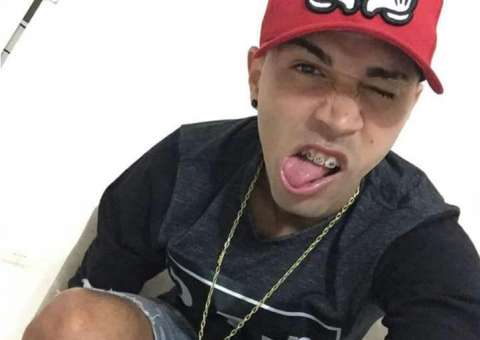 MC Rahell do sucesso ‘Vai da PT’ se apresenta na Casa da Mamãe