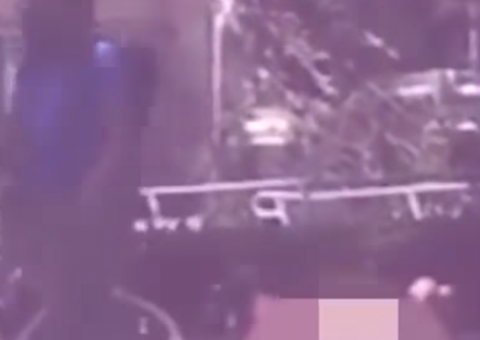 Casal faz sexo em parque na frente de crianças e acaba sendo agredido com bicicleta