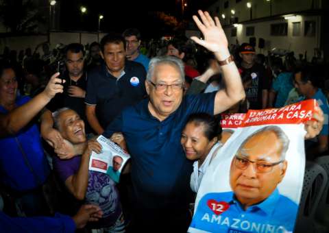 Compensa recebe Amazonino com festa