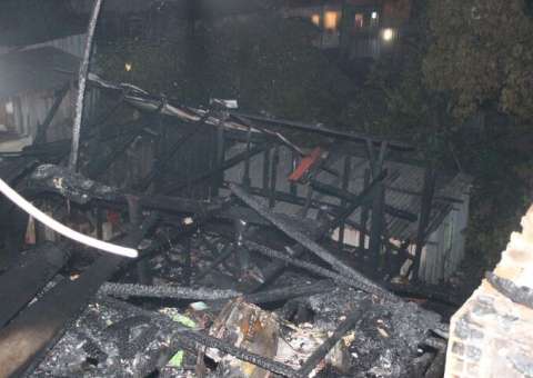 Várias famílias ficam desabrigadas após incêndio em Manaus