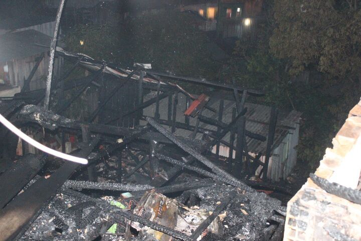 Várias famílias ficam desabrigadas após incêndio em Manaus