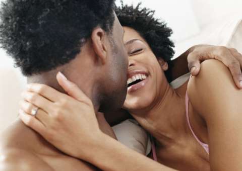 9 movimentos épicos para fazer na cama