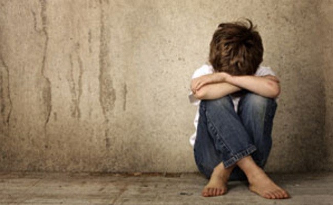 Idoso é preso suspeito de abusar e contaminar o próprio neto com HIV