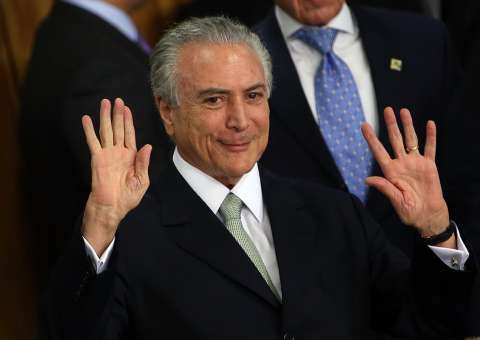 Por 41 a 24, CCJ aprova parecer favorável a Michel Temer