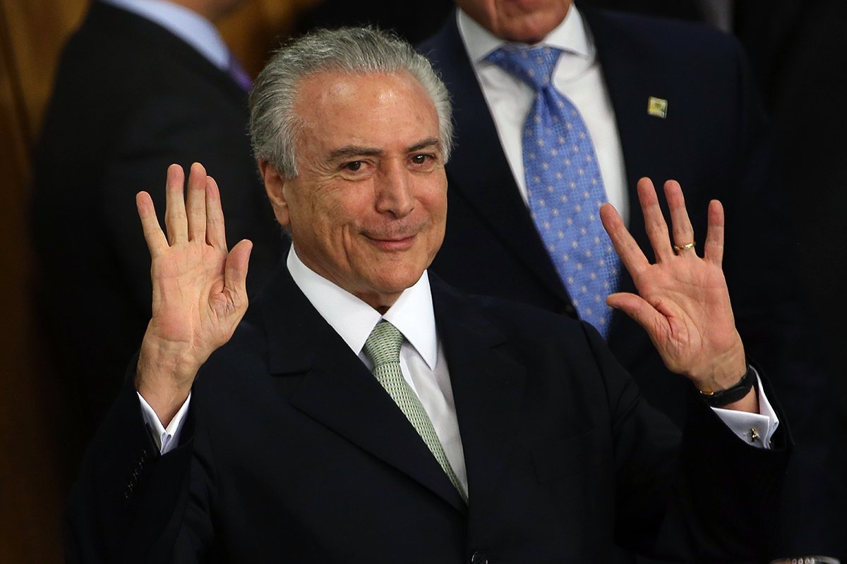 Por 41 a 24, CCJ aprova parecer favorável a Michel Temer