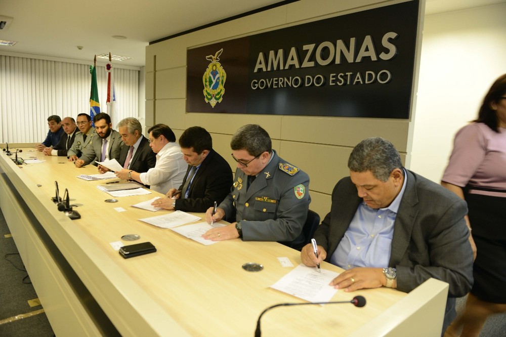 Pascarelli sanciona promoções  e escalonamento de policiais