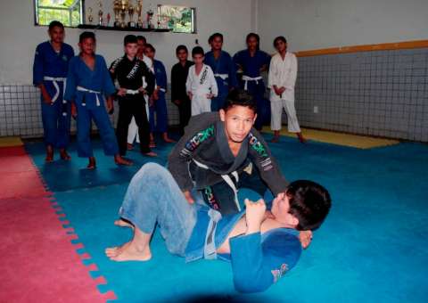 Aluno de escola pública conquista ouro em campeonato mundial de jiu-jítsu 