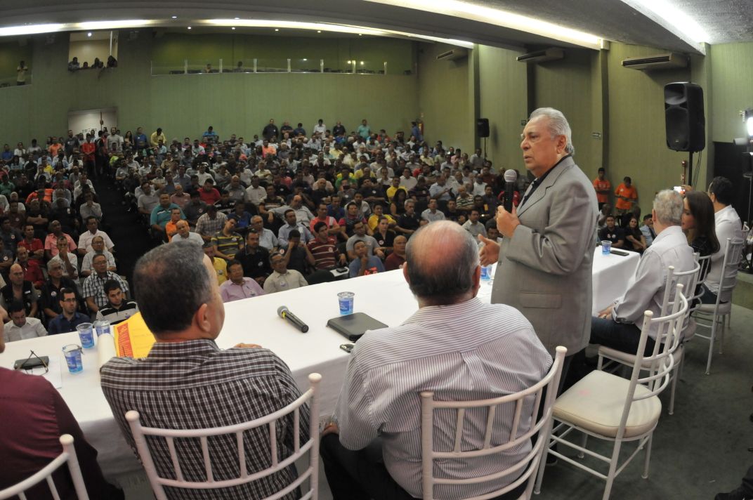 Defensor da liberdade religiosa, Amazonino recebe apoio de líderes evangélicos do Amazonas