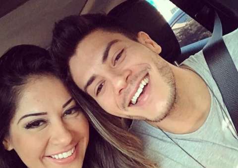 Arthur Aguiar se declara para Mayra Cardi na web