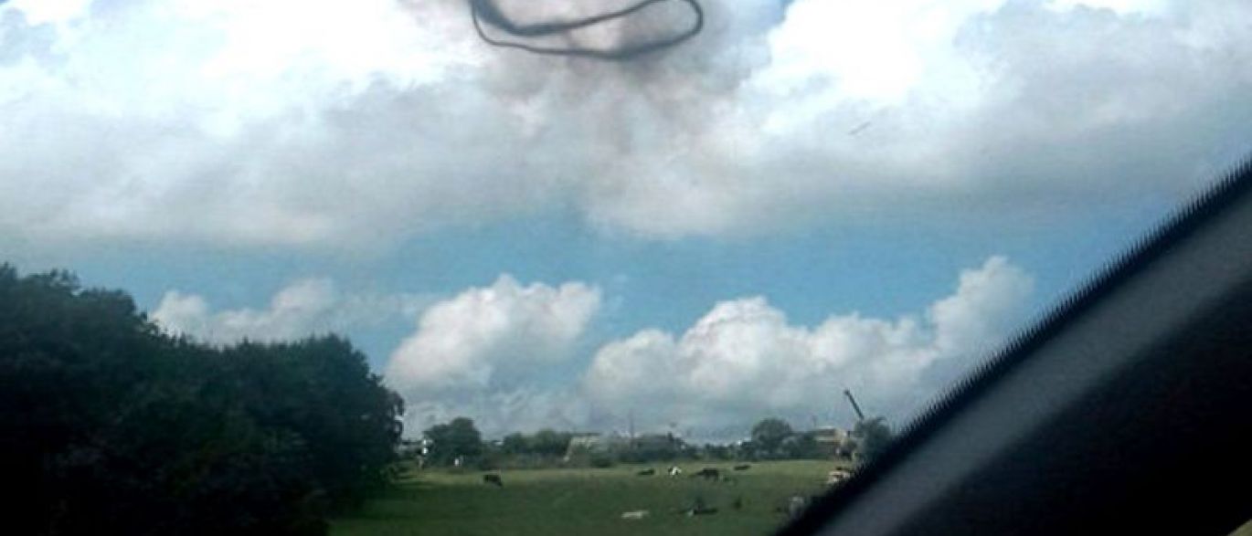 Anéis negros são vistos no céu em várias partes do mundo