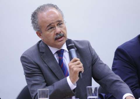 Petista articula ’emenda Lula’ para blindar candidatos de prisão