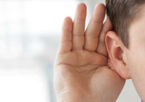 Implante que devolve audição chega ao Brasil e pode ser feito pelo SUS 