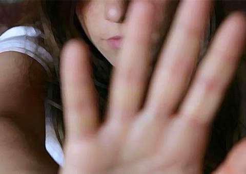 Homem é preso suspeito de estuprar filha e atear fogo na própria casa