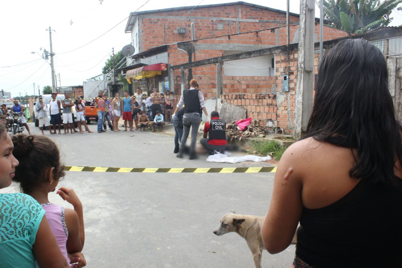 Jovem é morto com dois tiros durante tentativa de assalto em Manaus