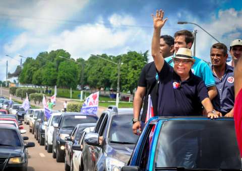 Presidente Figueiredo escolhe Amazonino Mendes para governador
