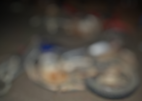 Homens são arremessados durante colisão de motos em Manaus; Um deles morreu