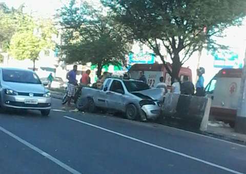 Acidente na Av. Grande Circular deixa 3 pessoas feridas 
