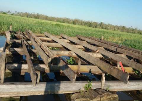 Polícia encontra partes de casa flutuante roubada no Amazonas