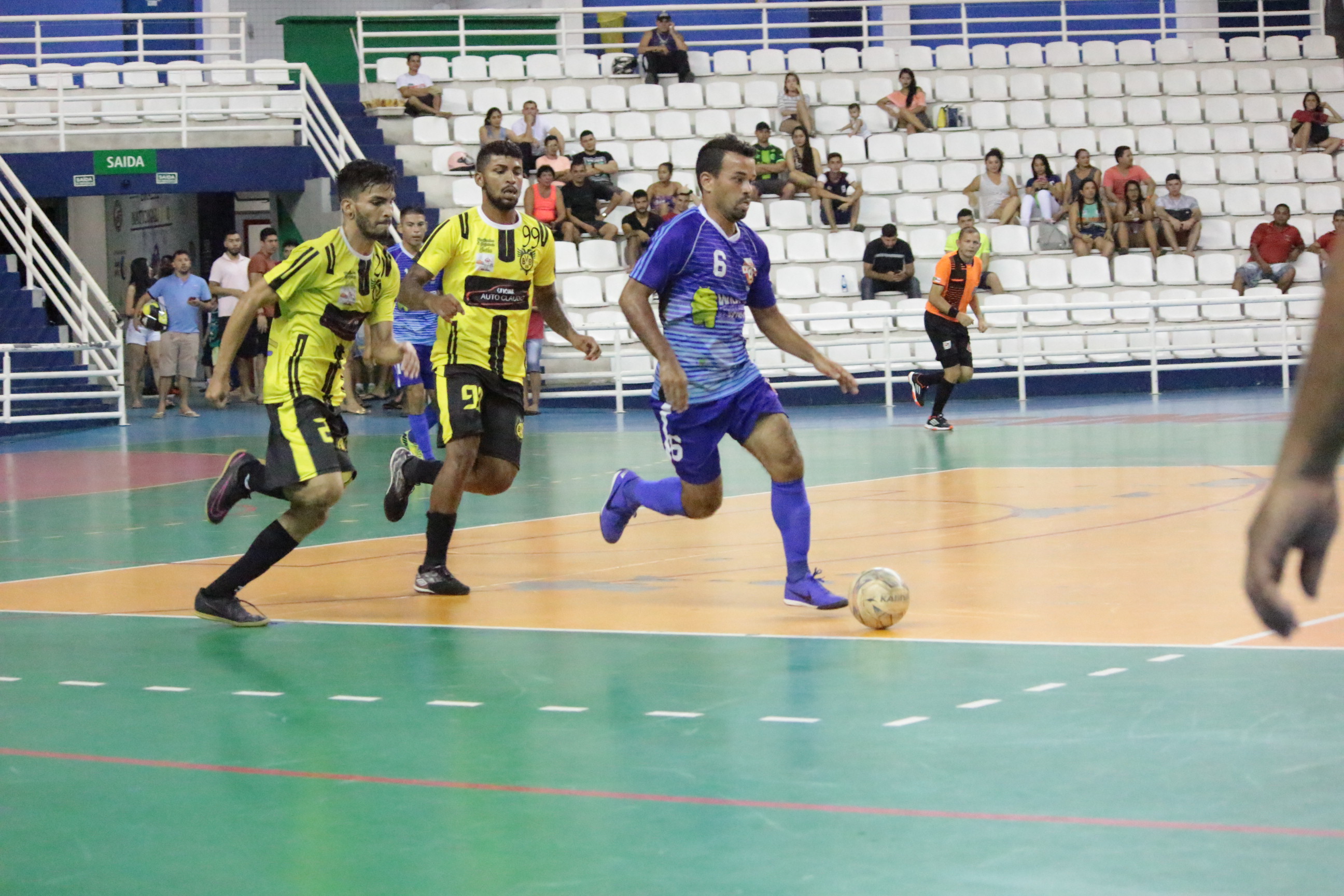 Semifinais da 4ª Liga Olé de Futsal acontecem nesta terça-feira na Arena Amadeu Teixeira  