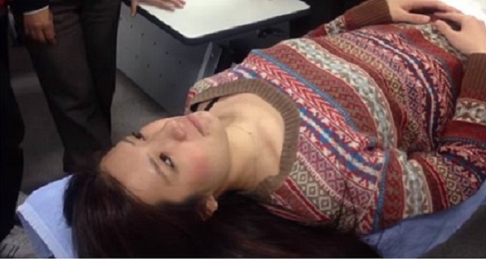 Gaste apenas 30 segundos com técnica simples para se livrar de torcicolo; Veja vídeo