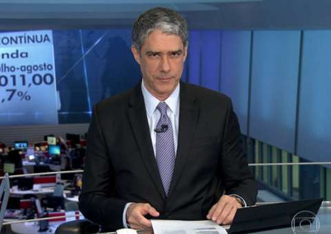 Seguidora pergunta sobre nova namorada de William Bonner e leva resposta atravessada