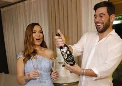 Solange Almeida se casa com empresário em cerimônia surpresa