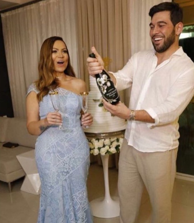 Solange Almeida se casa com empresário em cerimônia surpresa