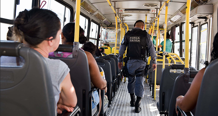 Órgãos fazem parceria para reduzir número de assaltos no transporte coletivo em Manaus