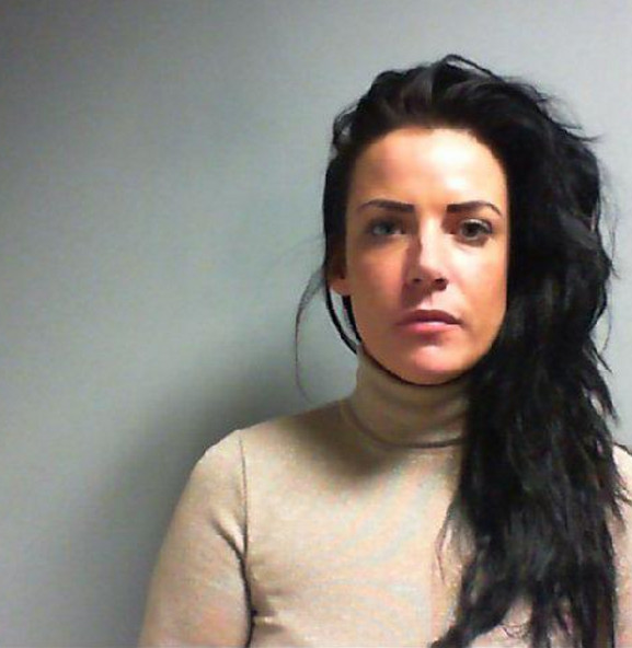 Mulher flagra namorado com outra e tem reação inacreditável