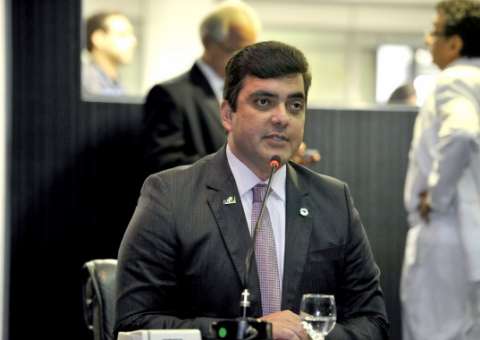 TRE-AM adia julgamento sobre candidatura de Abdala Fraxe, vice de Rebecca Garcia