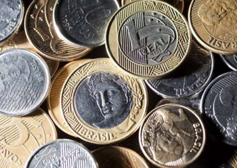 Governo aumenta imposto sobre combustíveis e corta R$ 5,9 bi do Orçamento