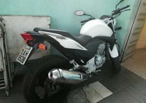 No Amazonas, assaltantes fazem 'limpa' em casa de enfermeiro e levam duas motocicletas