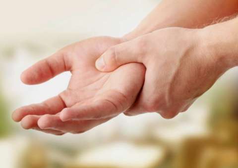 Conheça método natural usado para tratar dores nas mãos e pulso 