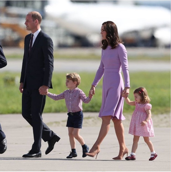 Que fofura! Kate Middleton combina roupas dos príncipes George e Charlotte