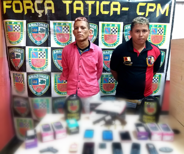 Dupla é presa em flagrante acusada de manter clientes reféns durante assalto em loja de Manaus