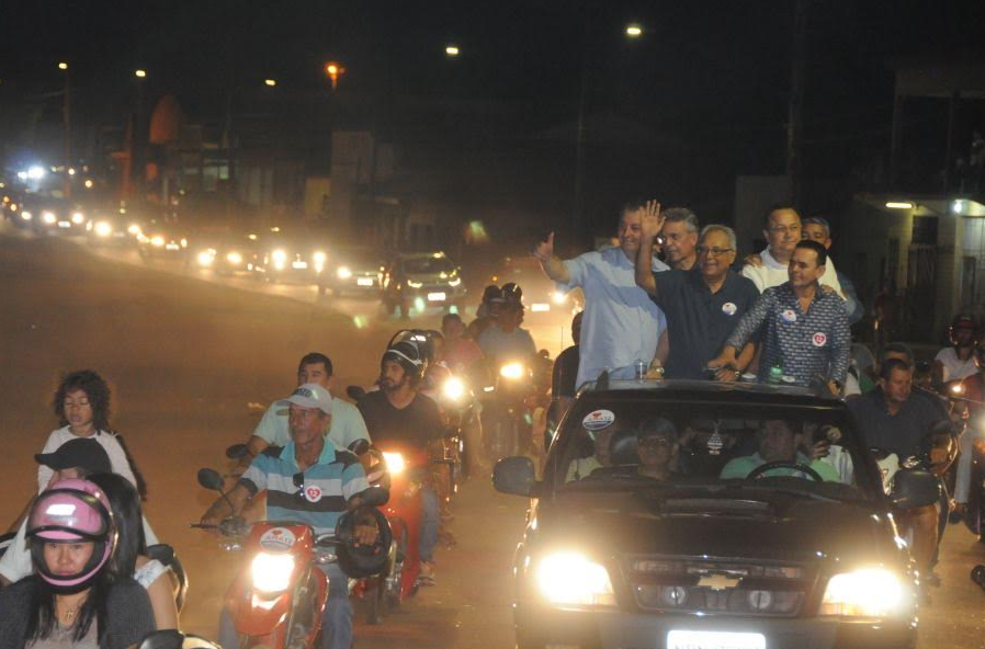 Amazonino é recebido com mega carreata e euforia em Humaitá