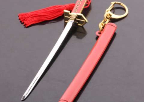 Policial é atacado com golpe de espada e imagem choca 