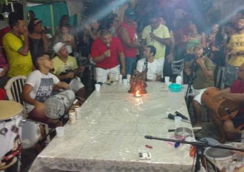 Todos os domingos o samba ferve na Timboca