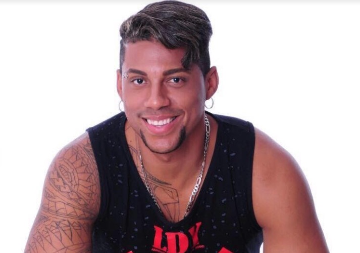  Jardel Santos e convidados se encontram no palco do Forró dos 5