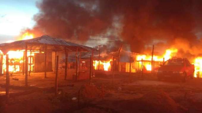 Polícia ainda não identificou suspeitos de incendiarem comunidade onde corpo de PM foi encontrado