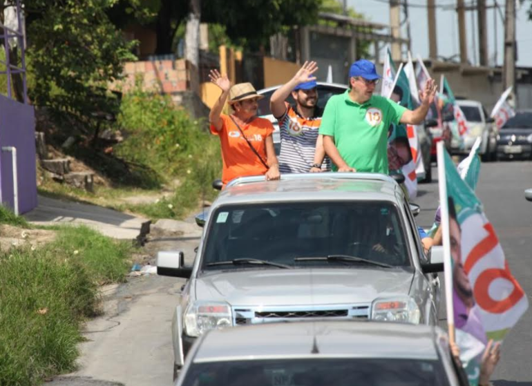  Luiz Castro percorre as ruas da colônia Antônio Aleixo