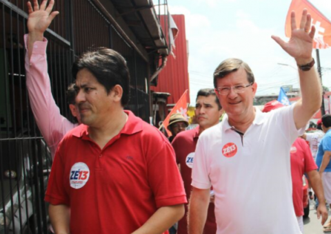 José Ricardo faz caminhadas, panfletagens e minicomícios no Amazonas 
