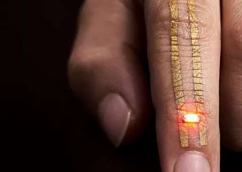 Japoneses criam tatuagem de ouro capaz de armazenar e transmitir dados