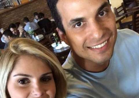 Namorando há 1 mês, Bárbara Evans planeja casamento com deputado milionário