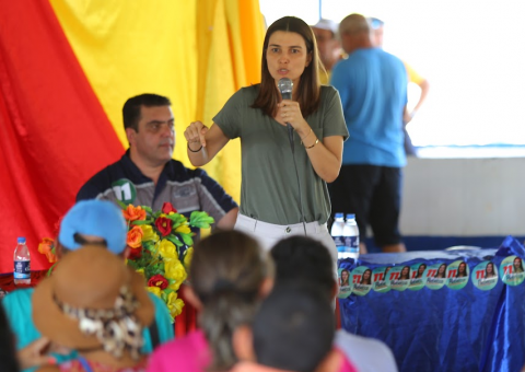 Rebecca Garcia visita municípios e expõe prioridades